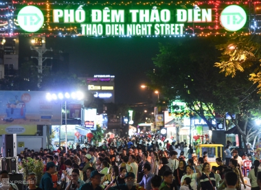 HCMC expat hub's night street attracts crowds on opening day